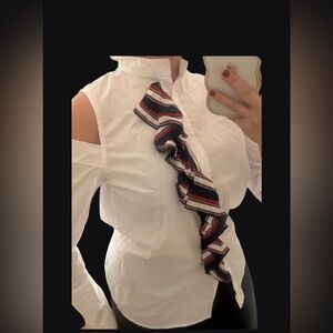 Walter BAKER white shirt blue and red ribbon. 100% cotton. Never worn, brand new